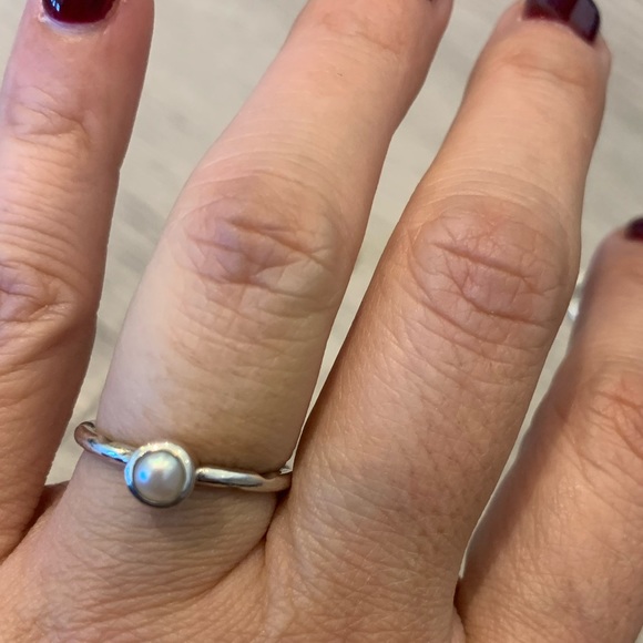 sliver and pearls rings - Picture 6 of 8